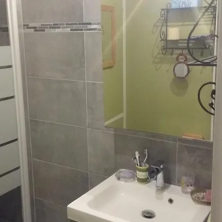 Appt F2 A 200m Du Situe Plein Sud -vue *